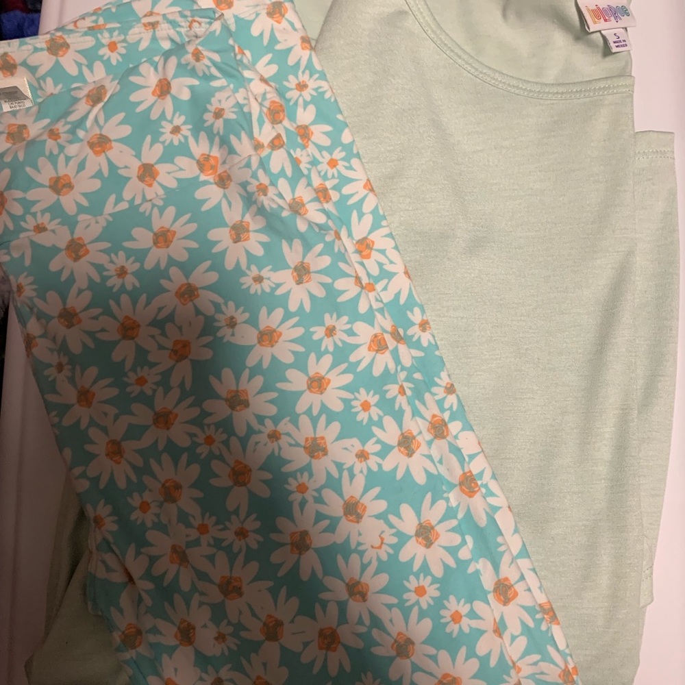 Lularoe Irma and leggings